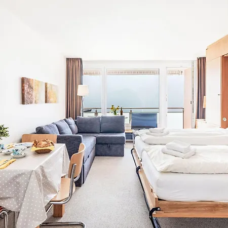 Promenade Apartment *